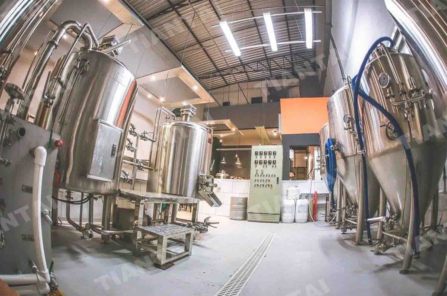 <b>300L beer brewery system running well in Brazil customer’s brewpub</b>